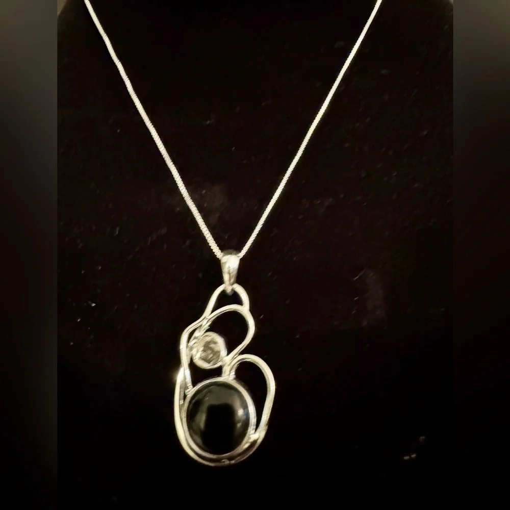 Sterling Silver Black Onyx Pendant complete with chain- Very classy & Elegant‎